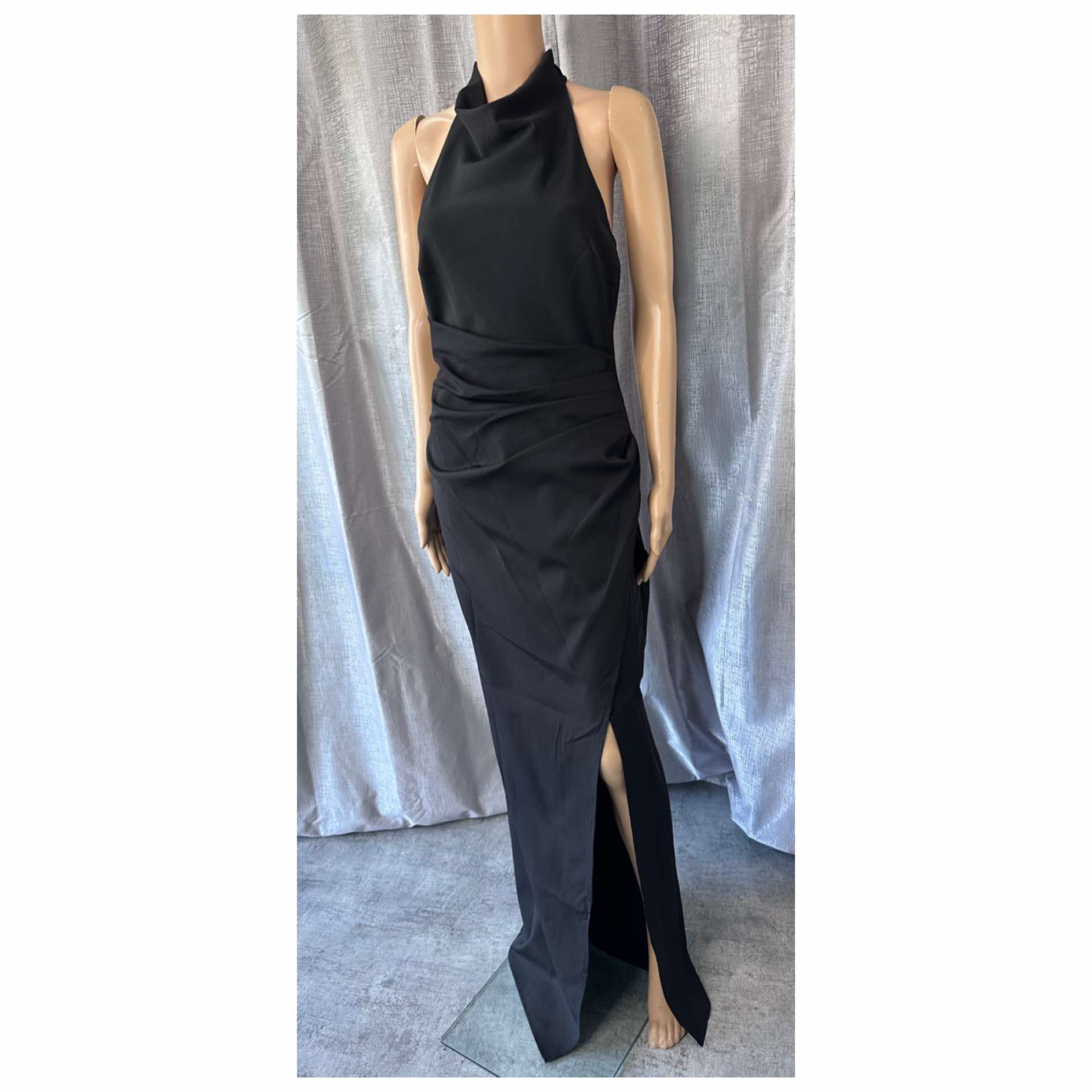 Take your pick from our amazing range of over 400 rental dresses in sizes 6-26