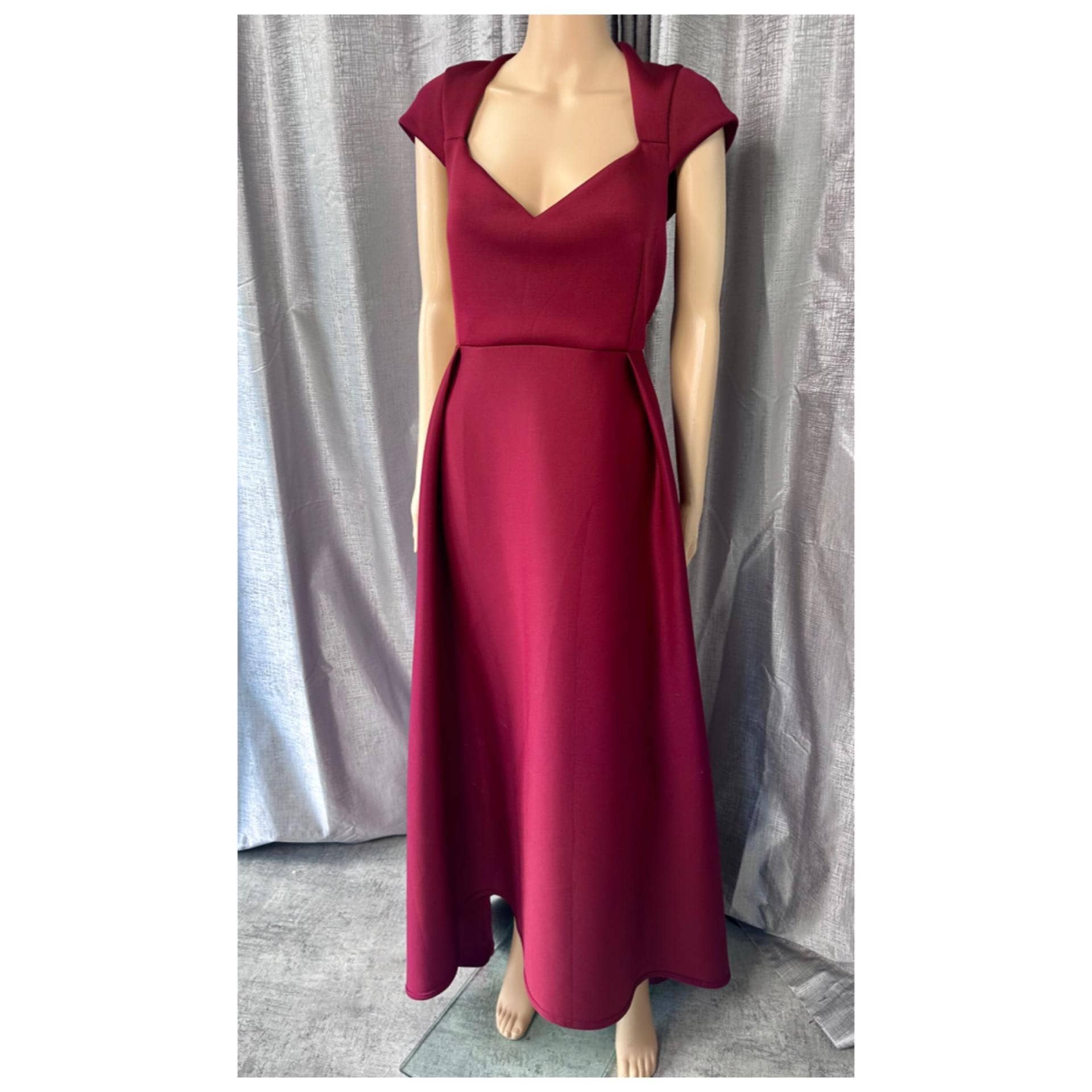 Designer dress hire auckland.  Dresses in sizes 6-26 available for rent in auckland new zealand