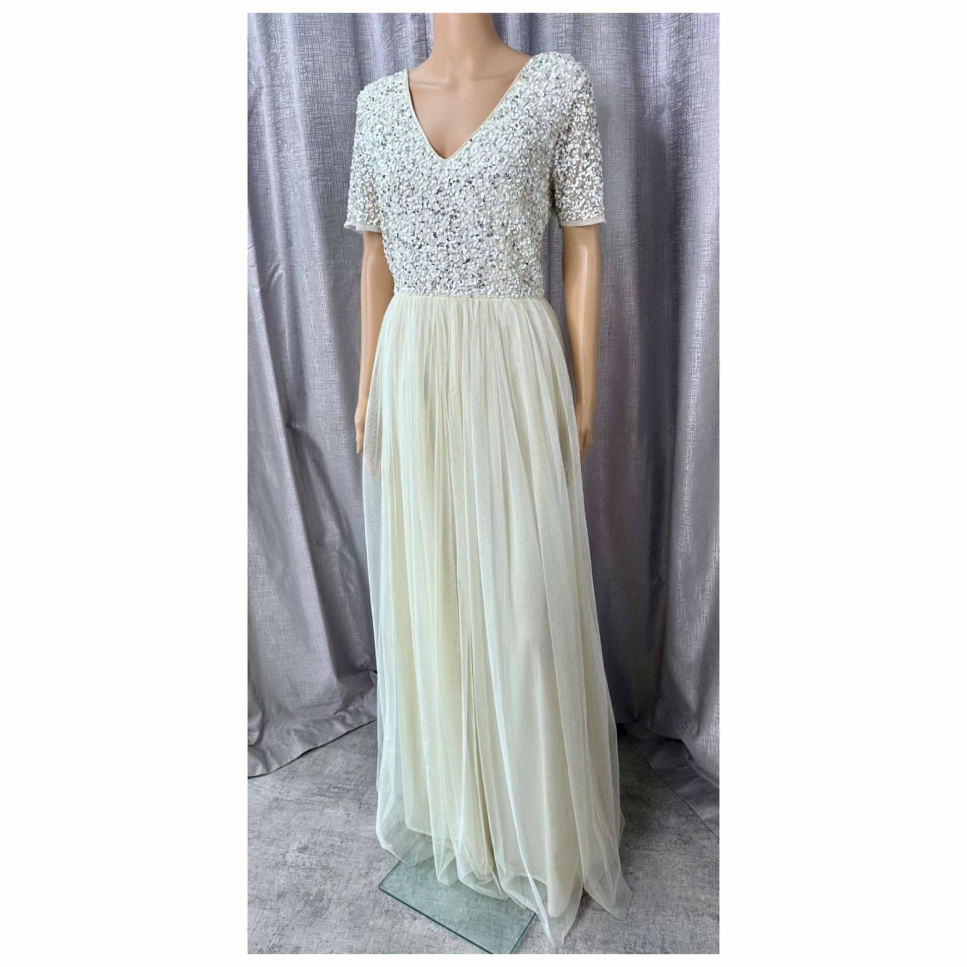 Take your pick from our amazing range of over 400 rental dresses in sizes 6-26