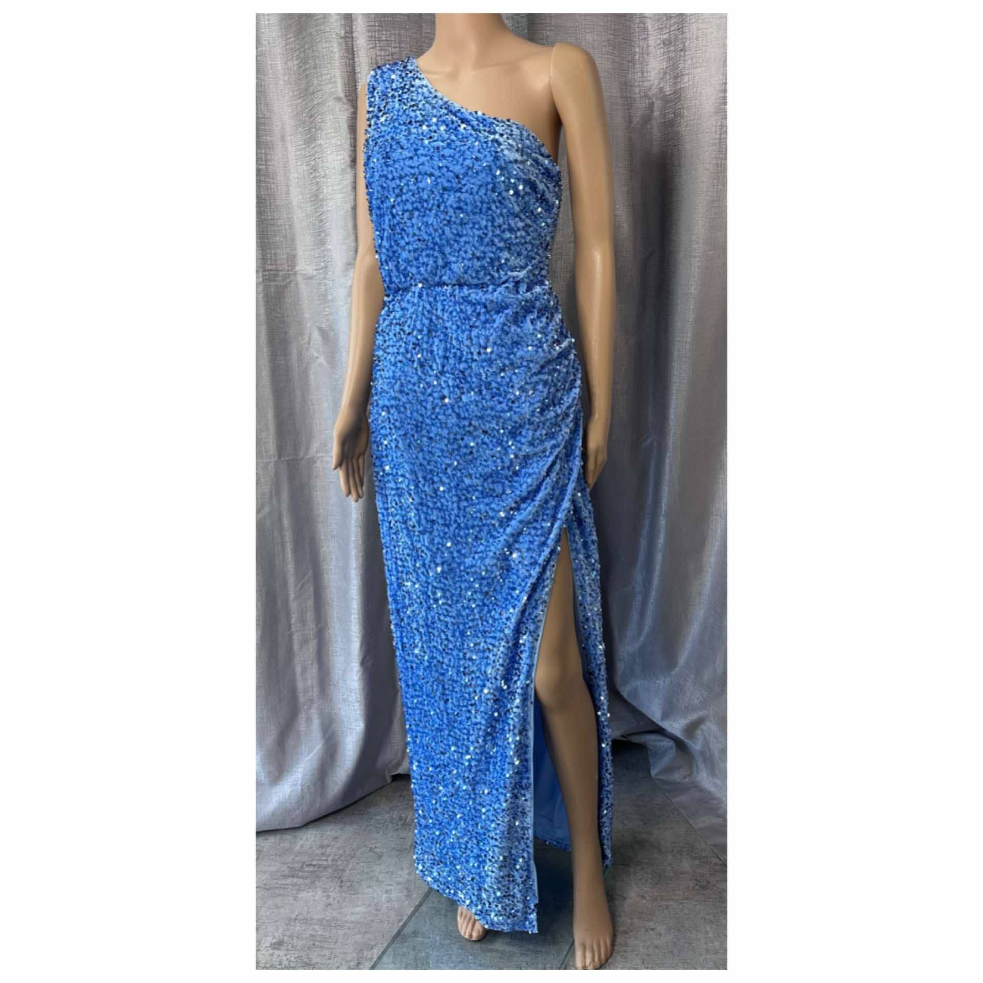 Take your pick from our amazing range of over 400 rental dresses in sizes 6-26