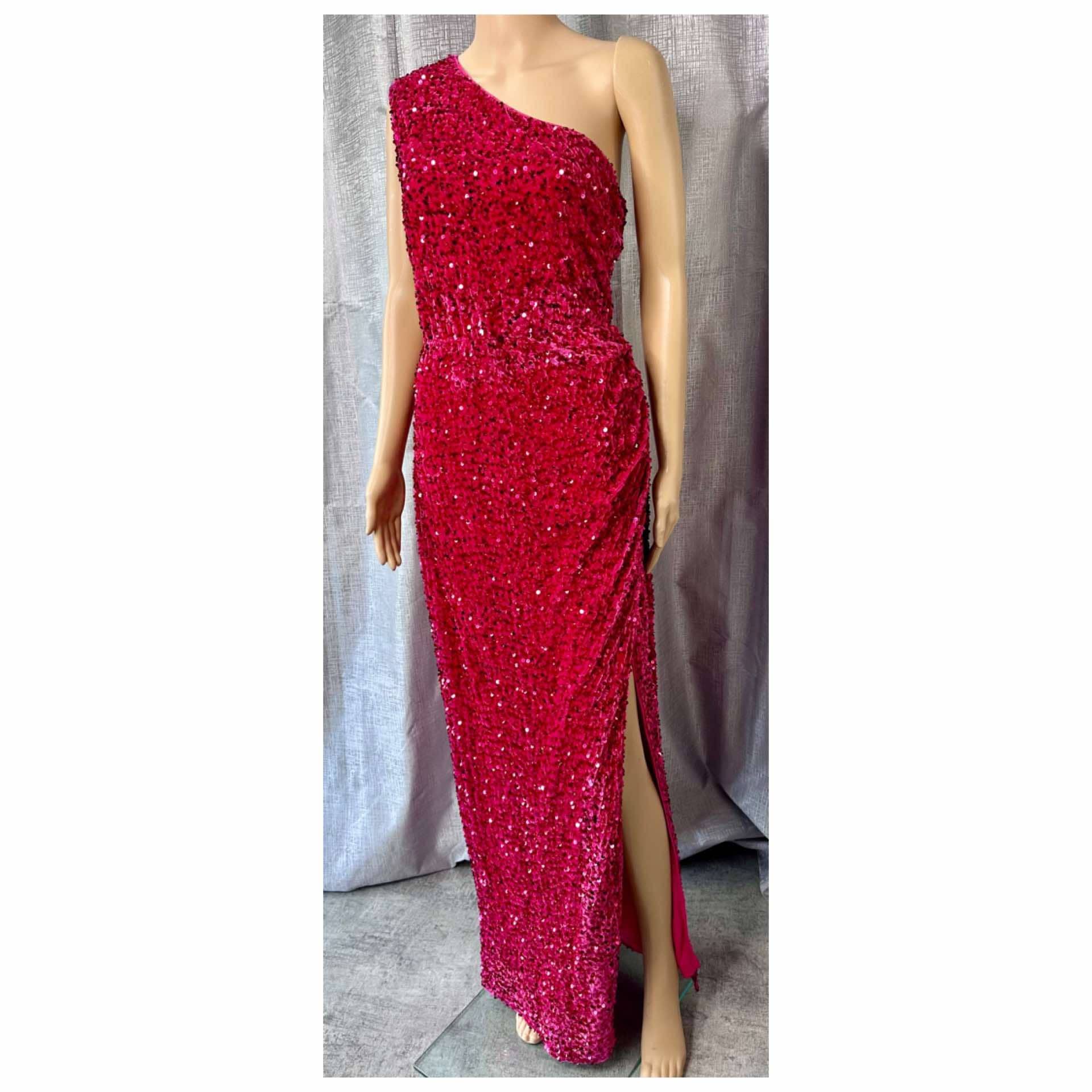 Take your pick from our amazing range of over 400 rental dresses in sizes 6-26