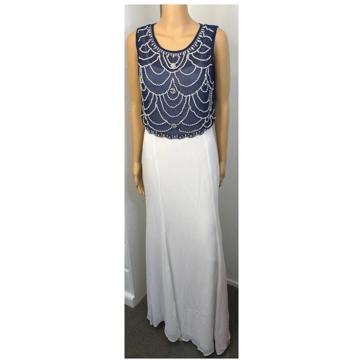 400 dresses for hire in sizes 6-26 in auckland nz