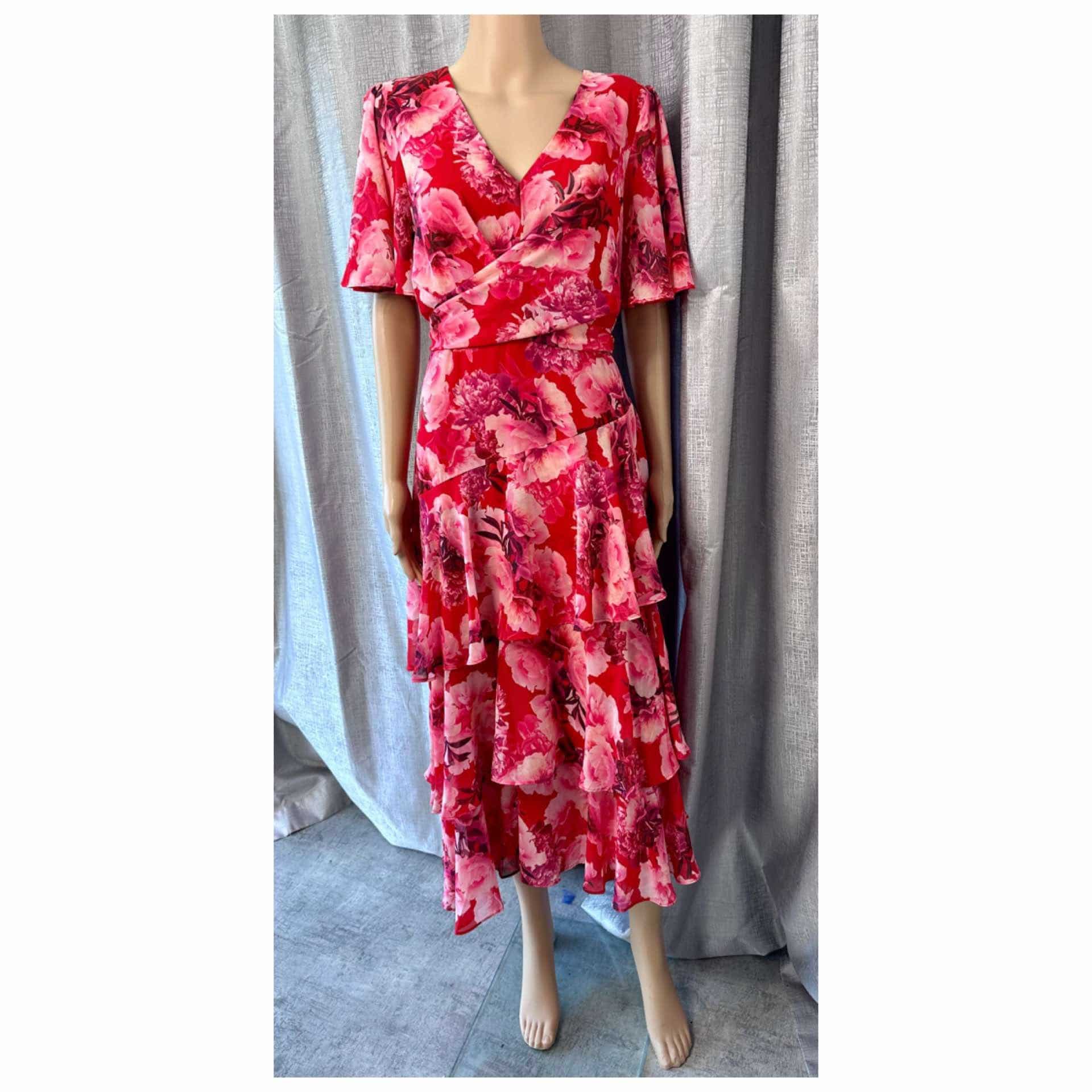 Over 400 dresses in sizes 6-26 for your special event