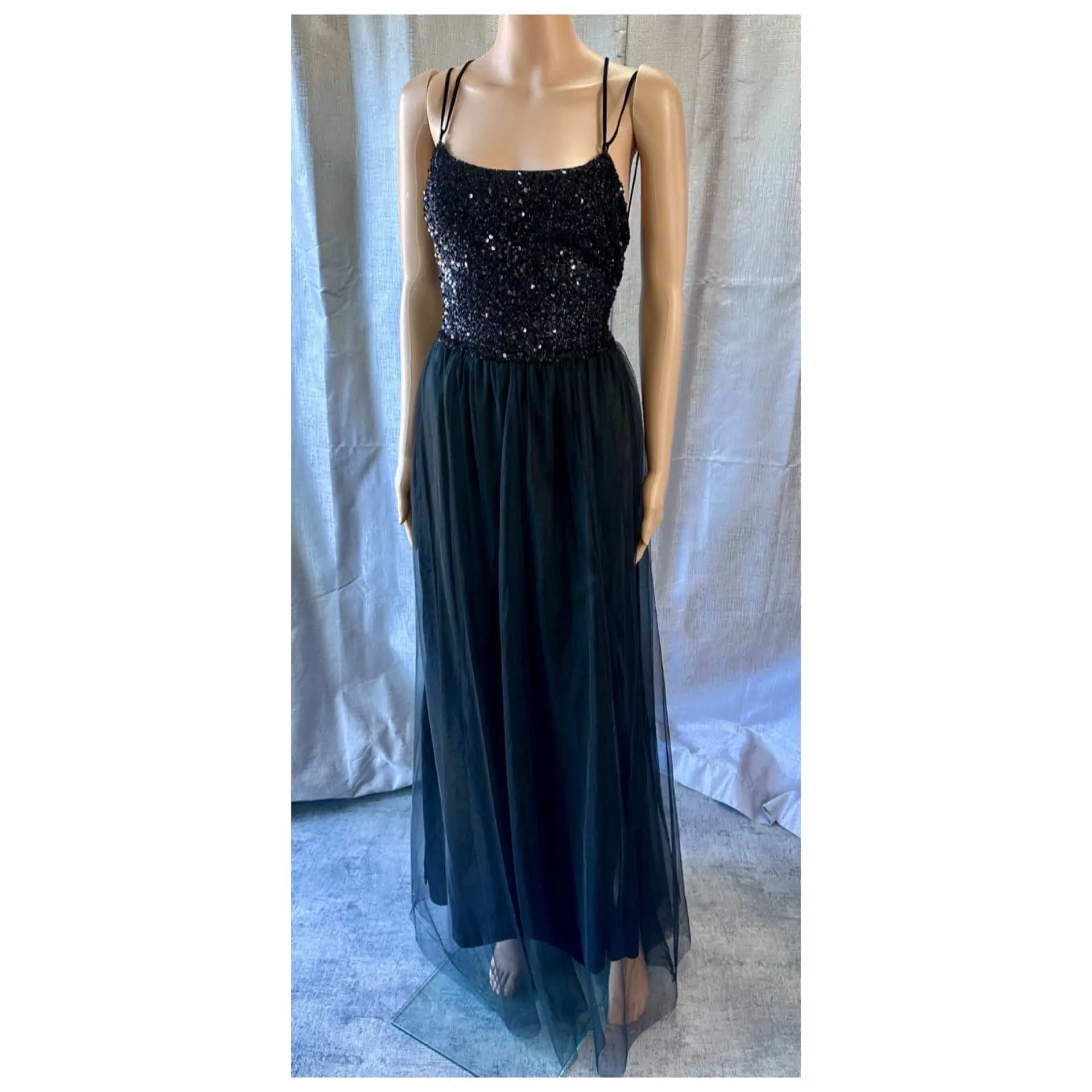 Over 400 dresses in sizes 6-26 for your special event