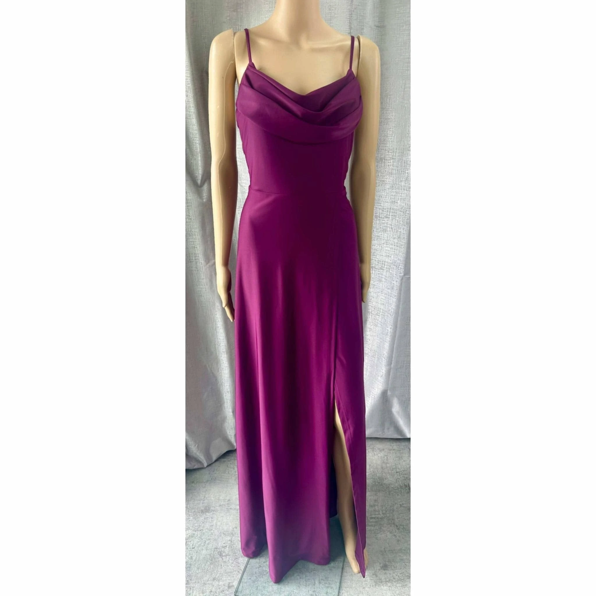 Designer dress hire auckland.  Dresses in sizes 6-26 available for rent in auckland new zealand