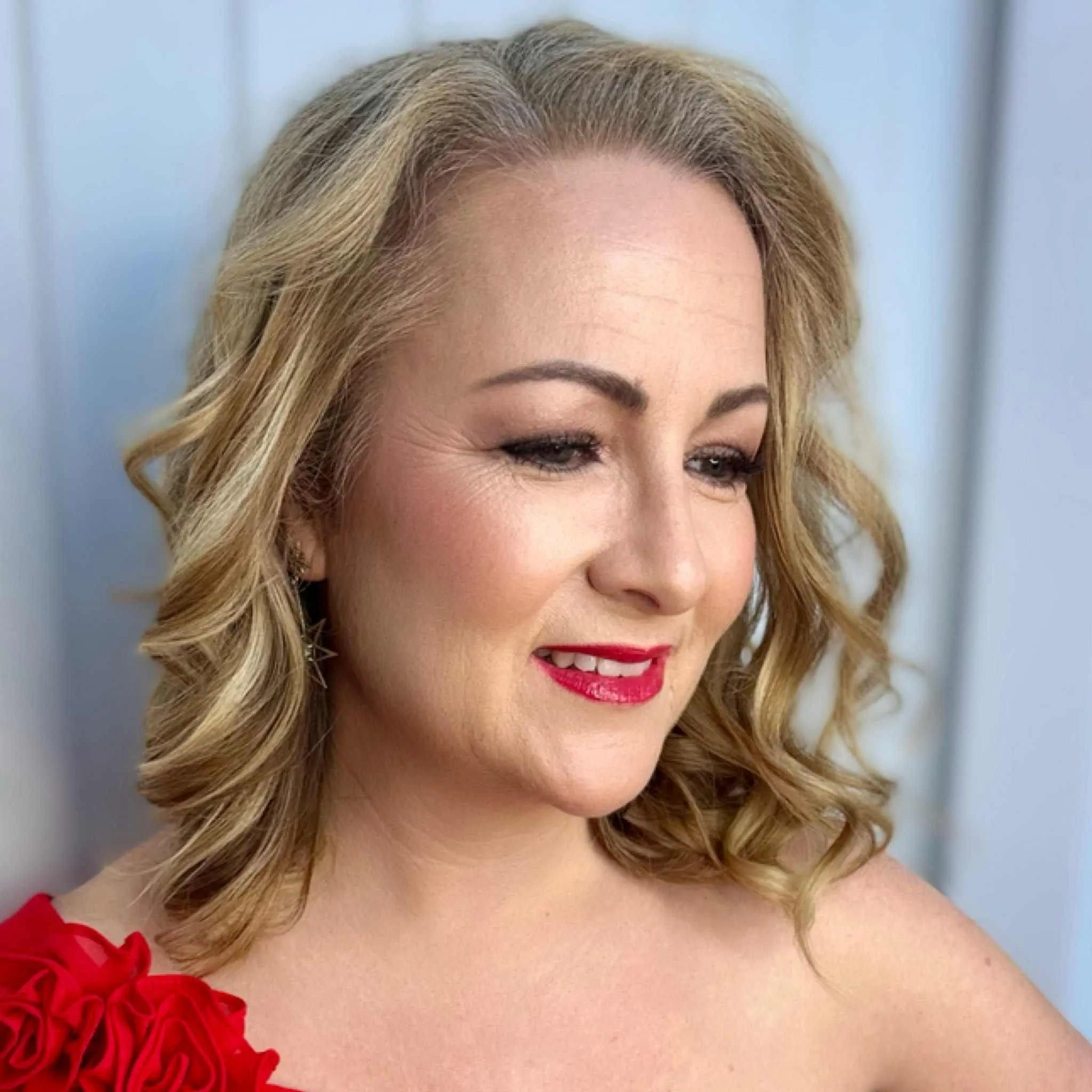 Mobile bridal hair and makeup artist

Wedding makeup artist auckland

Bridal hair stylist orewa

Bridesmaid hair and makeup

Natural bridal makeup orewa