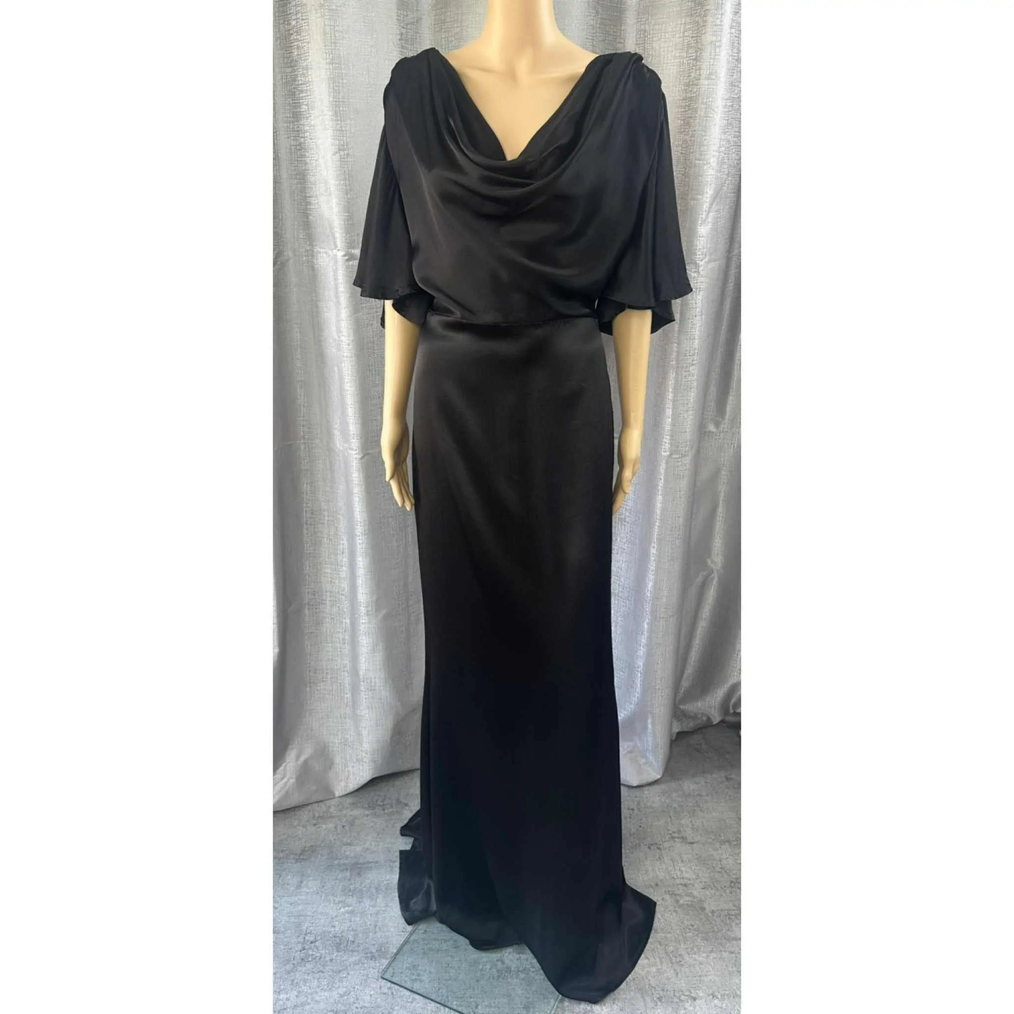 Hire dresses in Orewa – over 500 styles available