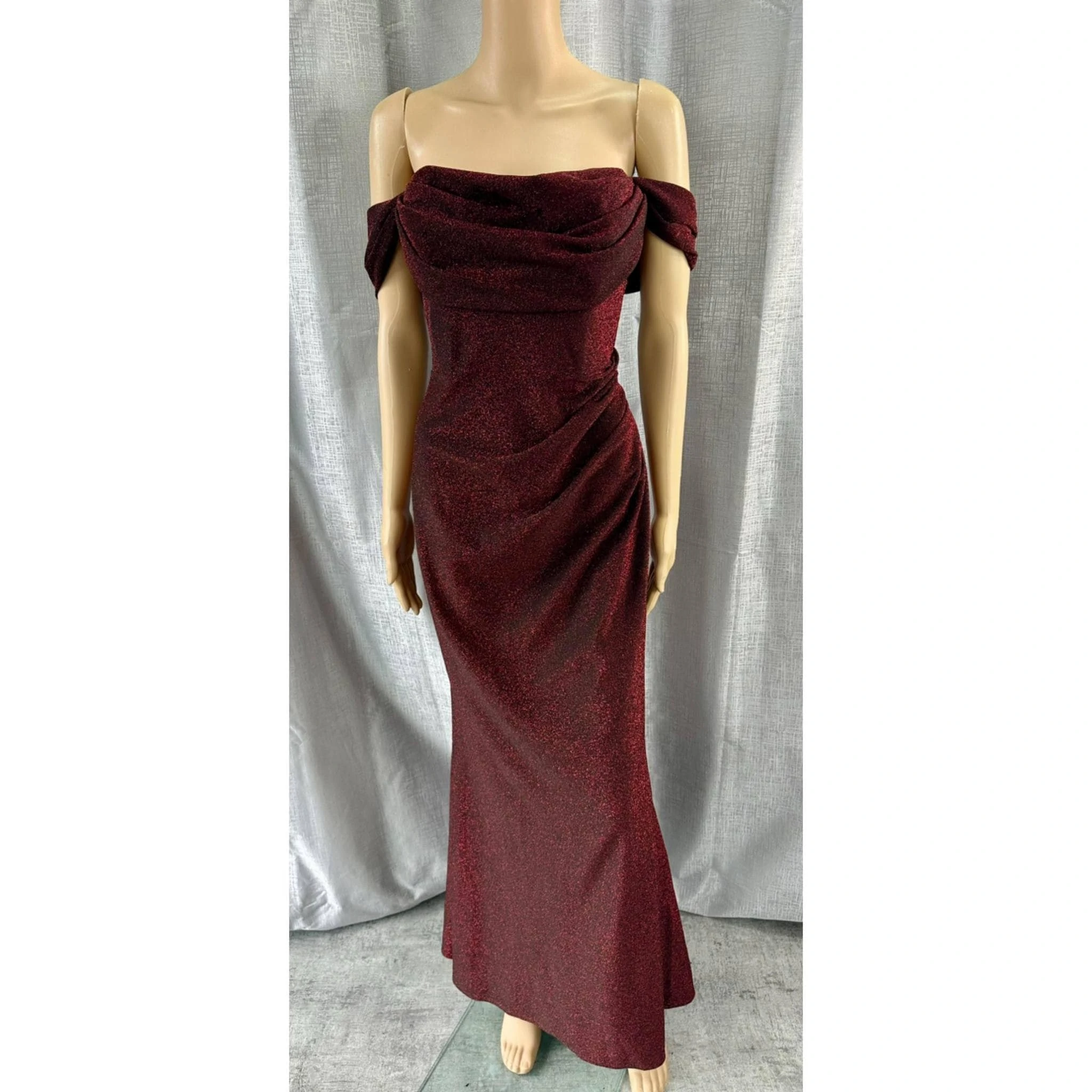 Designer dress hire auckland.  Dresses in sizes 6-26 available for rent in auckland new zealand