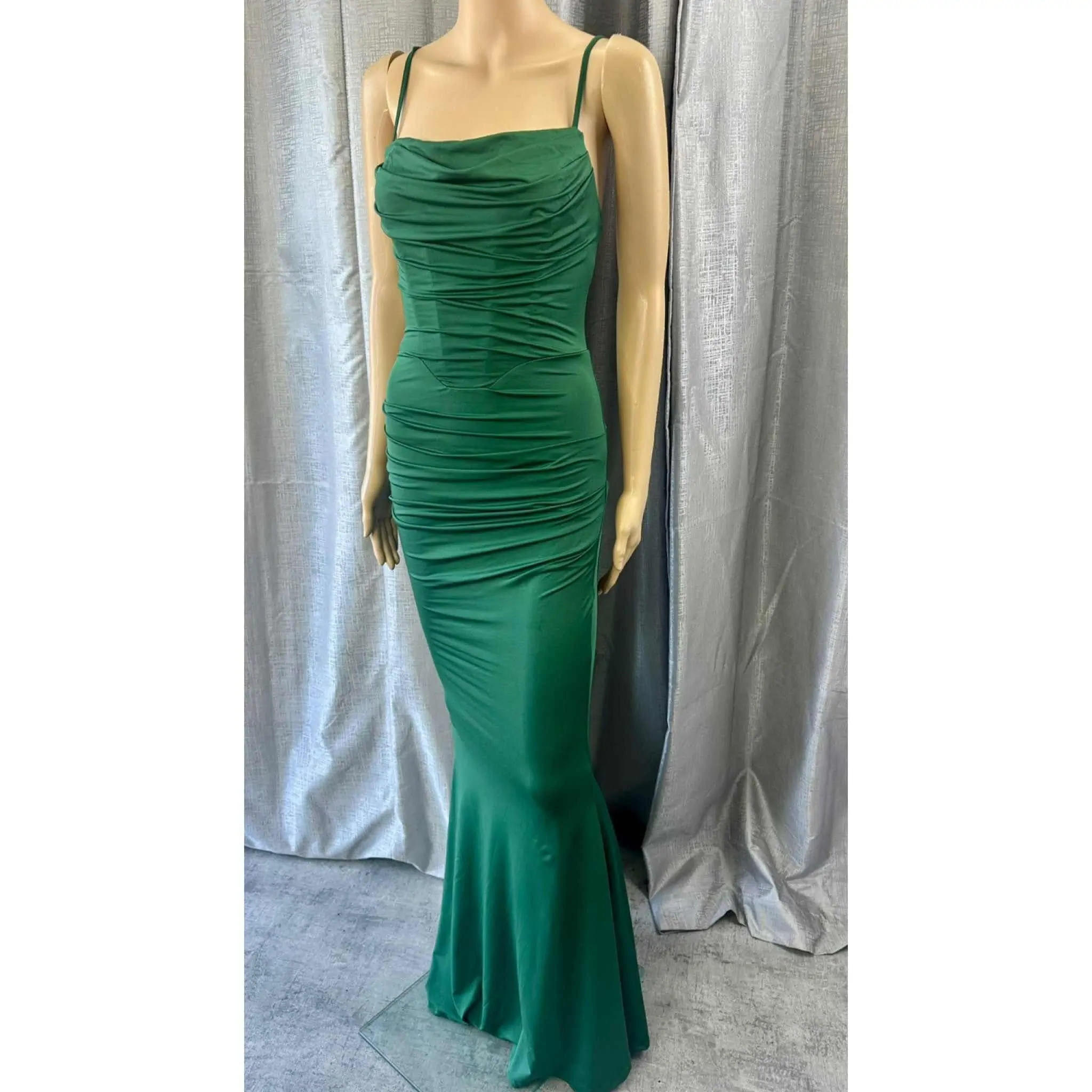 Designer dress hire auckland.  Dresses in sizes 6-26 available for rent in auckland new zealand